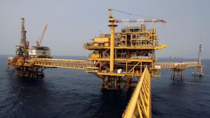 Grupo comando roba equipo especializado de plataforma de Pemex en Campeche