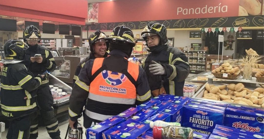 Se incendia panadería de Soriana en centro comercial Plaza Delta en CDMX