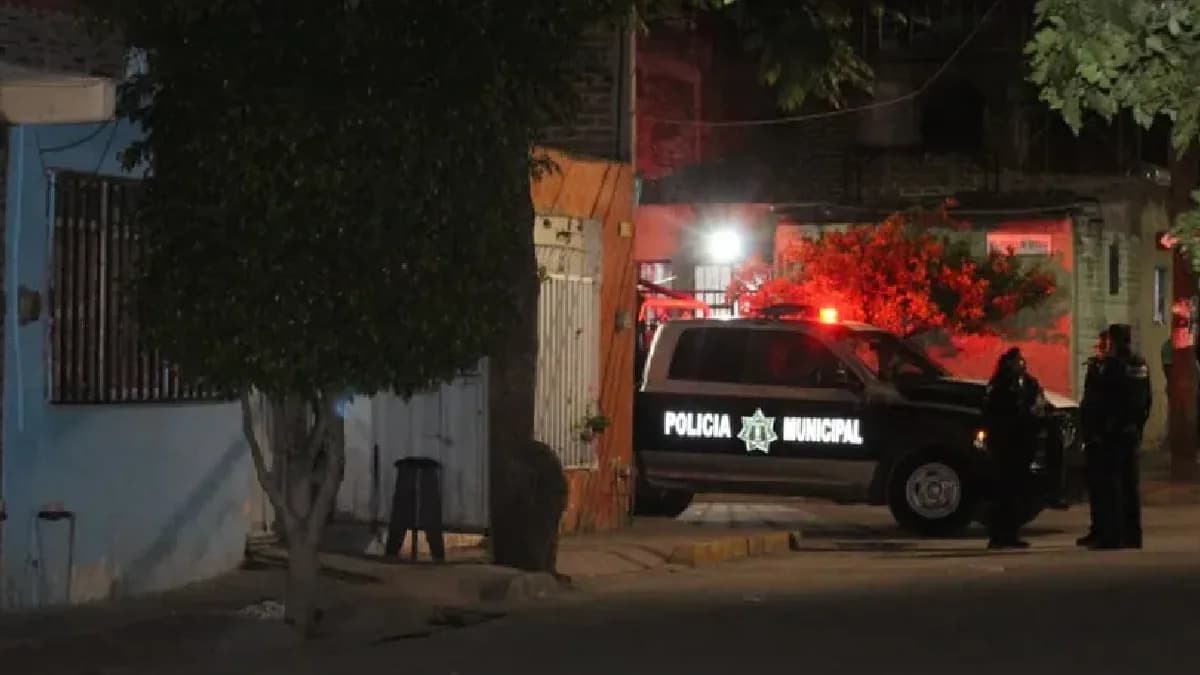 Menor de edad es baleado afuera de su casa en León, Guanajuato