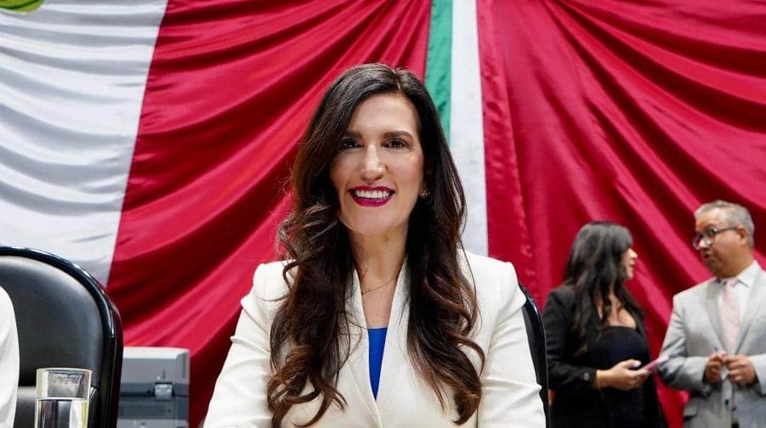 Panista Kenia López Rabadán rinde protesta como presidenta de la Cámara de Diputados; promete no quitar el micrófono