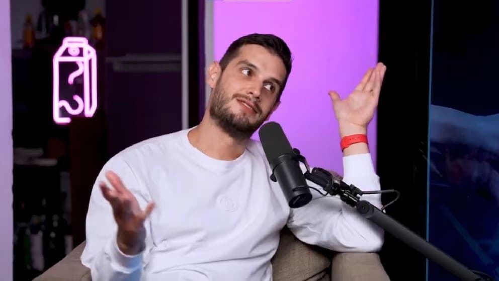 Regala Adrián Marcelo 50 mil pesos para la boda de una pareja que lo contactó en redes sociales