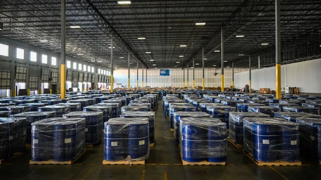 Incauta Estados Unidos 13 mil barriles de químicos para drogas enviados de China a México