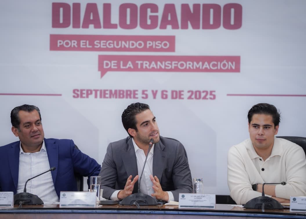 Participa Gino Segura en foro juvenil por el segundo piso de la transformación