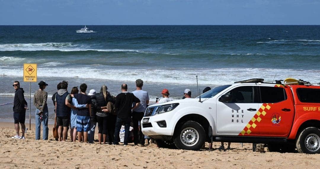 Muere surfista por ataque de tiburón en Australia; cierran playas por precaución