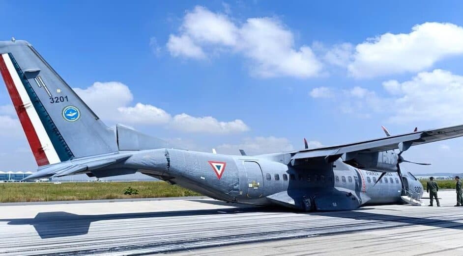 Avión de la Fuerza Aérea sufre incidente con su tren de aterrizaje en prácticas de adiestramiento en el AIFA