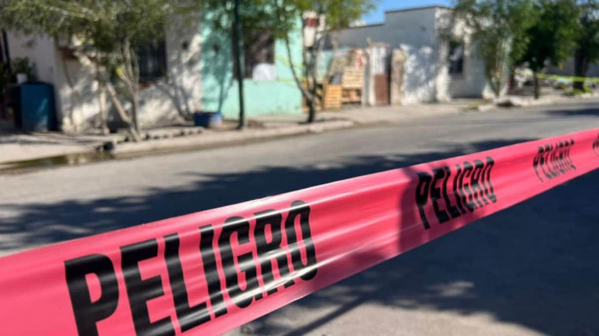 Hombre asesina a su esposa a machetazos en Torreón, Coahuila