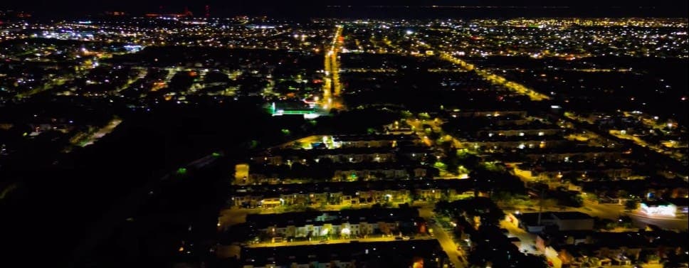 Video: Dron capta el momento del regreso de la electricidad en Playa del Carmen