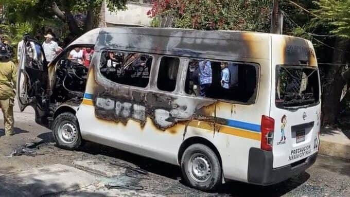 Incendian camiones de transporte público en Chilpancingo, Guerrero; dos niñas y dos mujeres quemadas