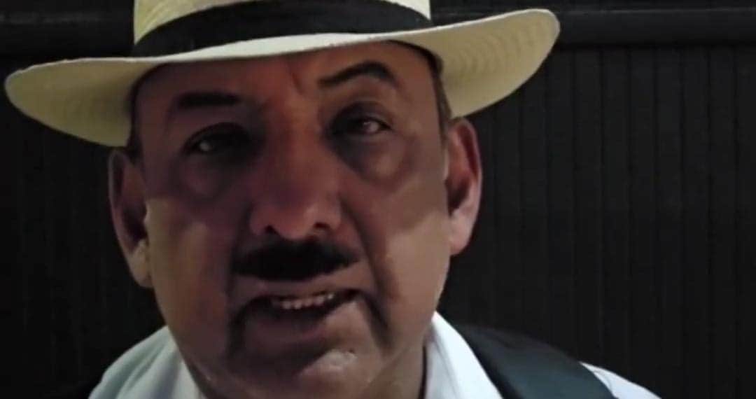 Video: Lord Molécula viaja a Palenque para entregarle su tesis a AMLO; nadie lo recibió