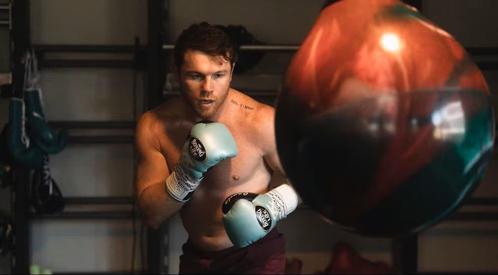 Impulsa "Canelo" Álvarez campaña para entregar equipamiento deportivo a más de mil 500 jóvenes en CDMX y Jalisco