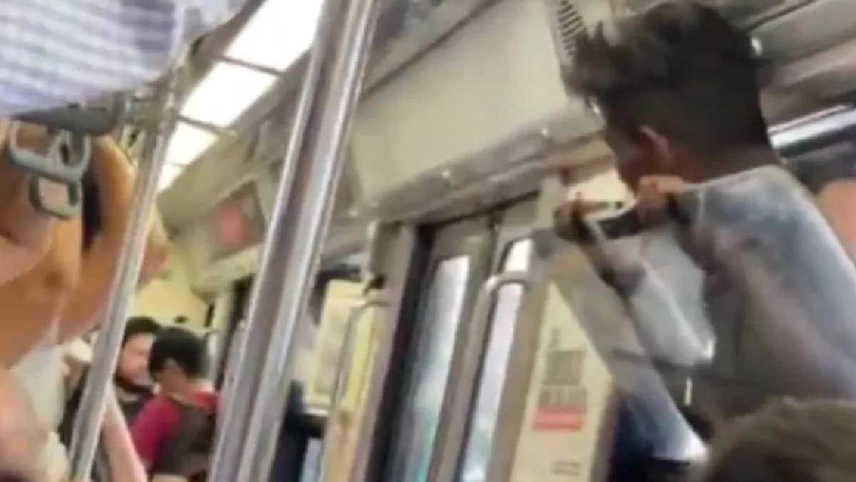 Video: Fallece hombre al viajar colgado de la ventana de un tren en Guadalajara, Jalisco