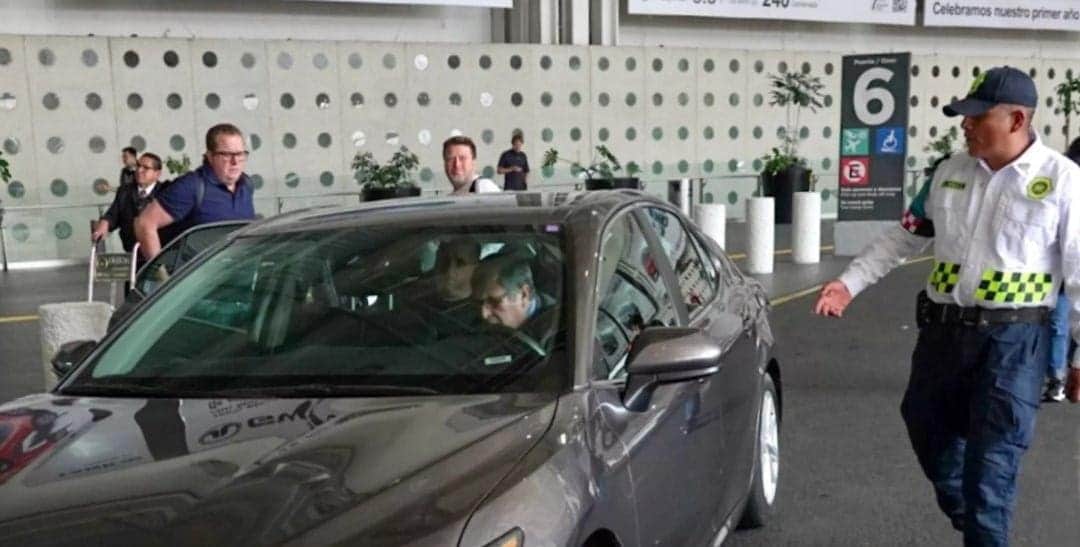Uber no puede operar en aeropuertos de México pese al amparo tramitado, afirma la SICT