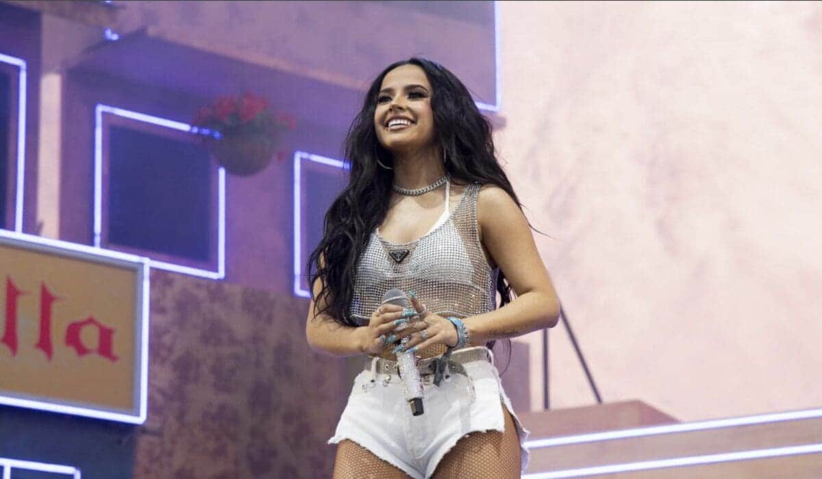 Becky G llega a los cines con su documental Rebbeca en México