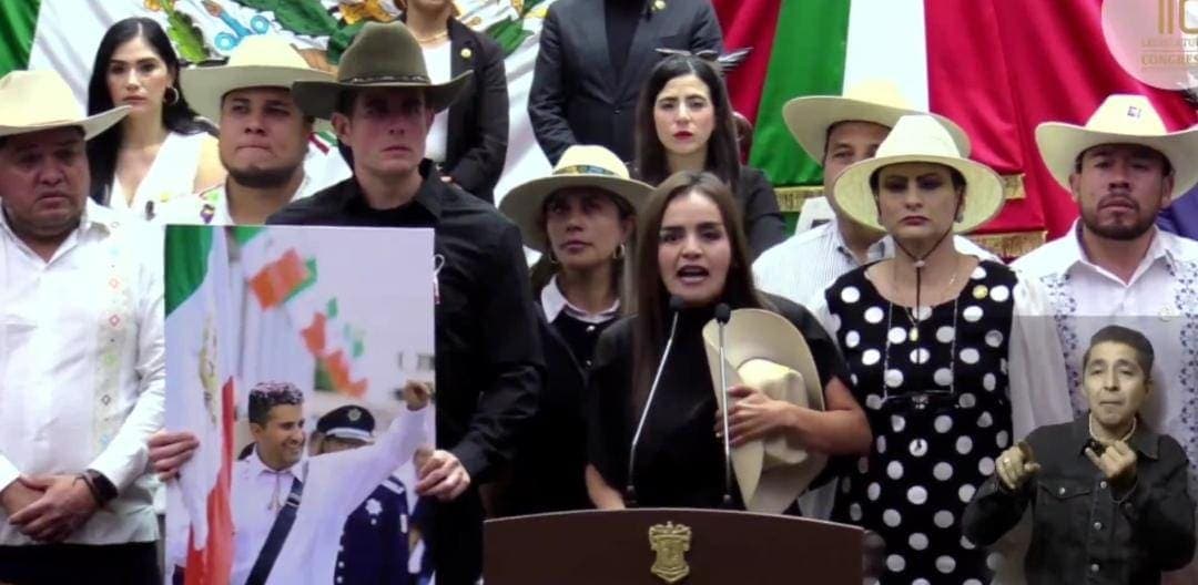 Video: Grecia Quiroz, viuda de Carlos Manzo, rinde protesta como nueva alcaldesa de Uruapan, Michoacán