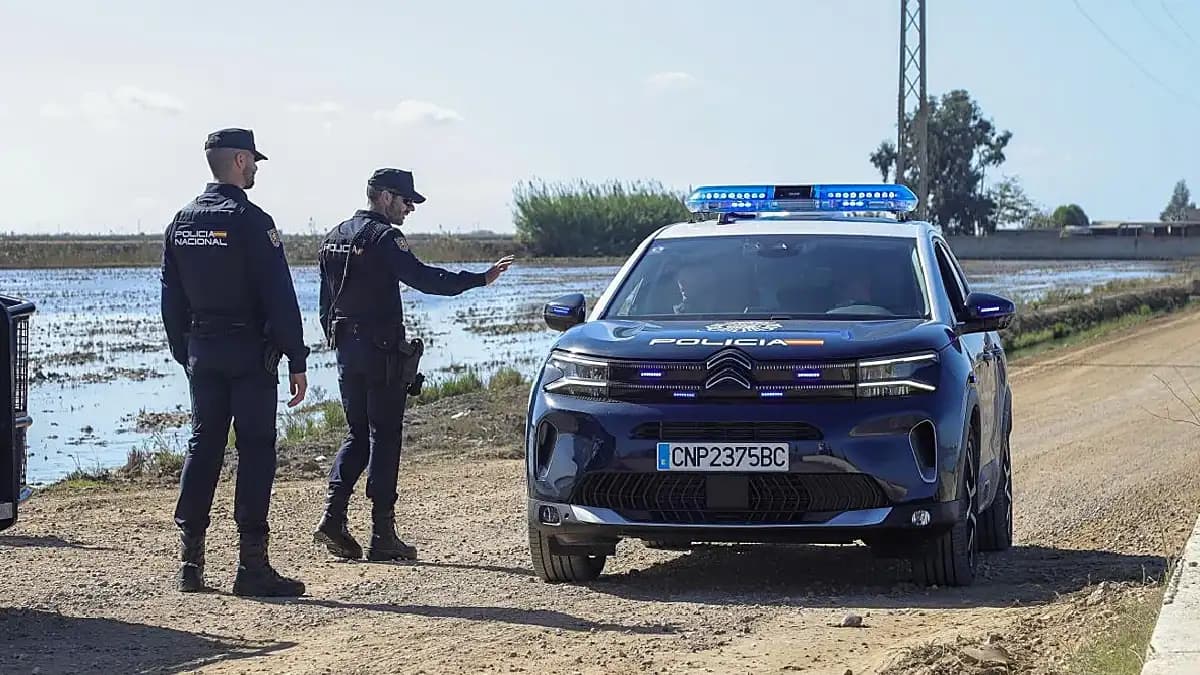 Video: Denuncian que policías no tienen armas para combatir a los narcos en Cádiz, España