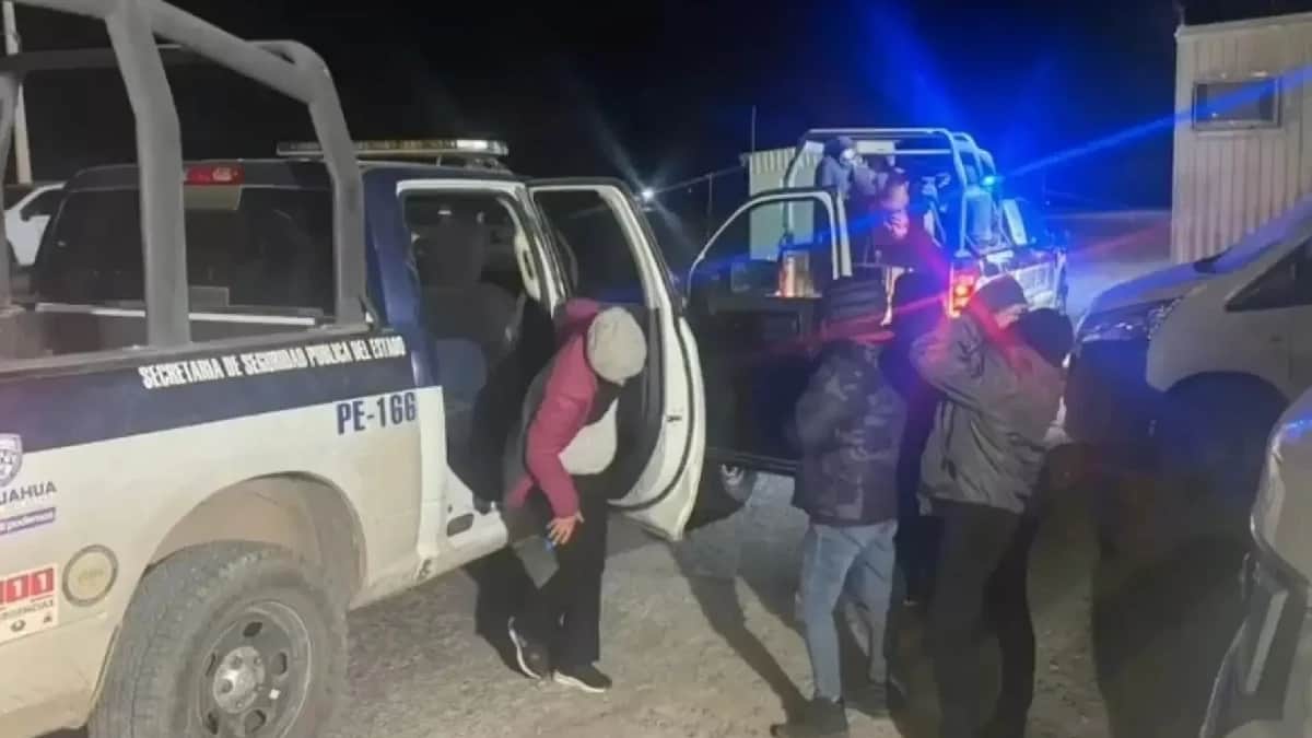 Rescatan a 17 migrantes secuestrados en Ciudad Juárez, Chihuahua; serían trasladados ilegalmente a Estados Unidos