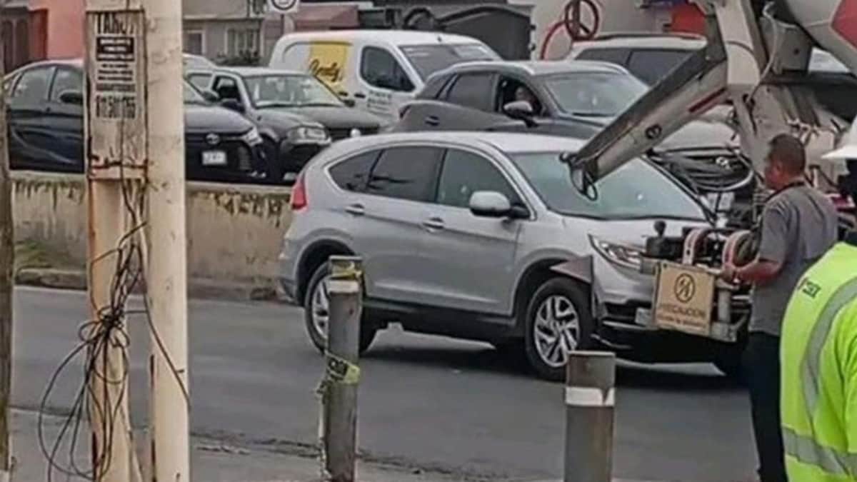 Sujeto es ejecutado por motociclistas mientras conducía su camioneta en San Nicolás, Nuevo León