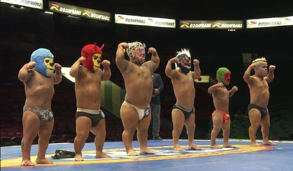 Kemonito presume cuerpazo en concurso de fisicoculturismo en la Cdmx