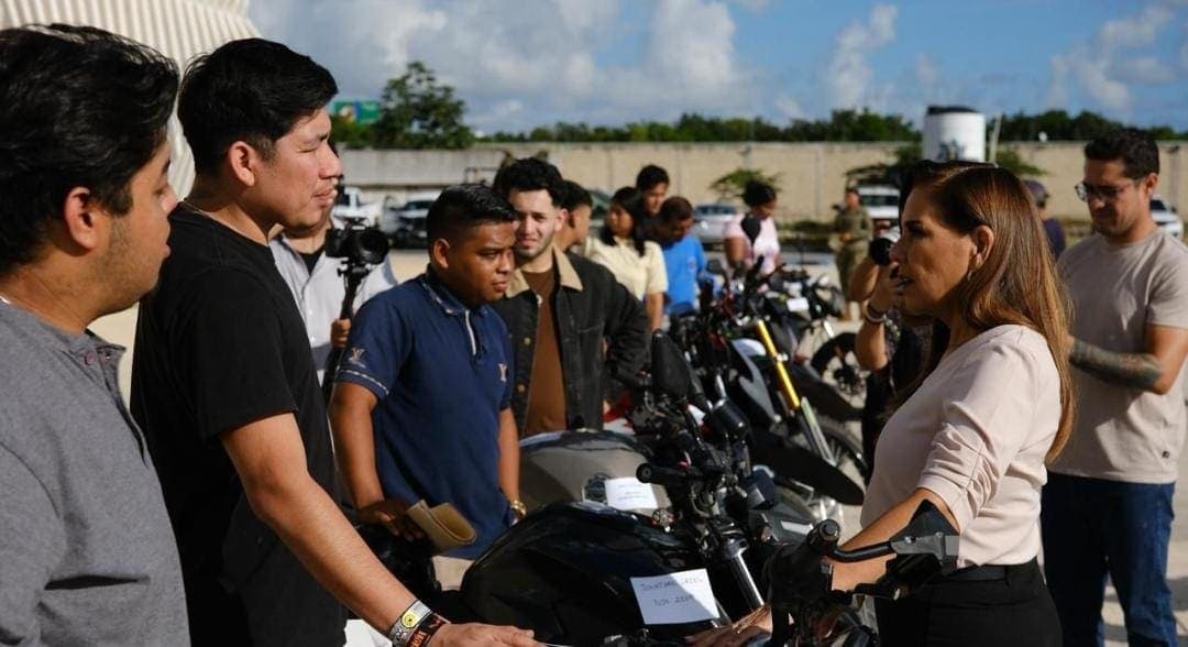 Mara Lezama entrega 16 motocicletas recuperadas y exhorta a fortalecer la cultura de la denuncia