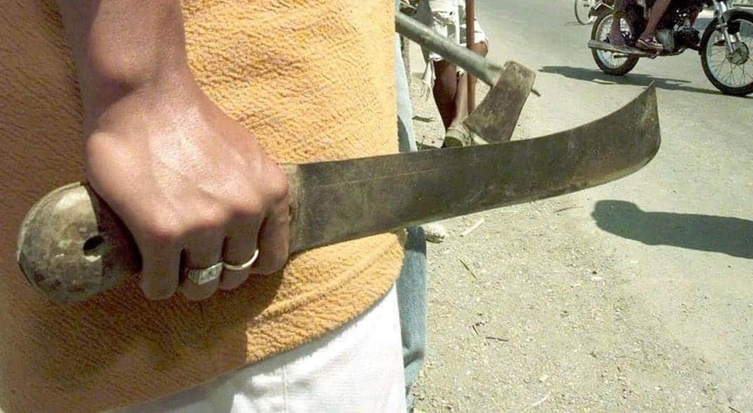 Mujer es atacada con machete por su pareja en Guadalupe, Nuevo León