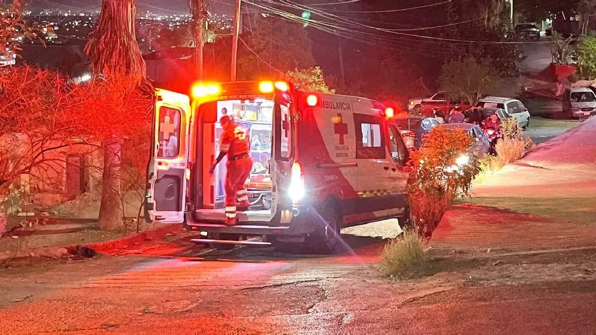 Niño se clava un cuchillo en el pecho al intentar abrir una lata en Torreón, Coahuila