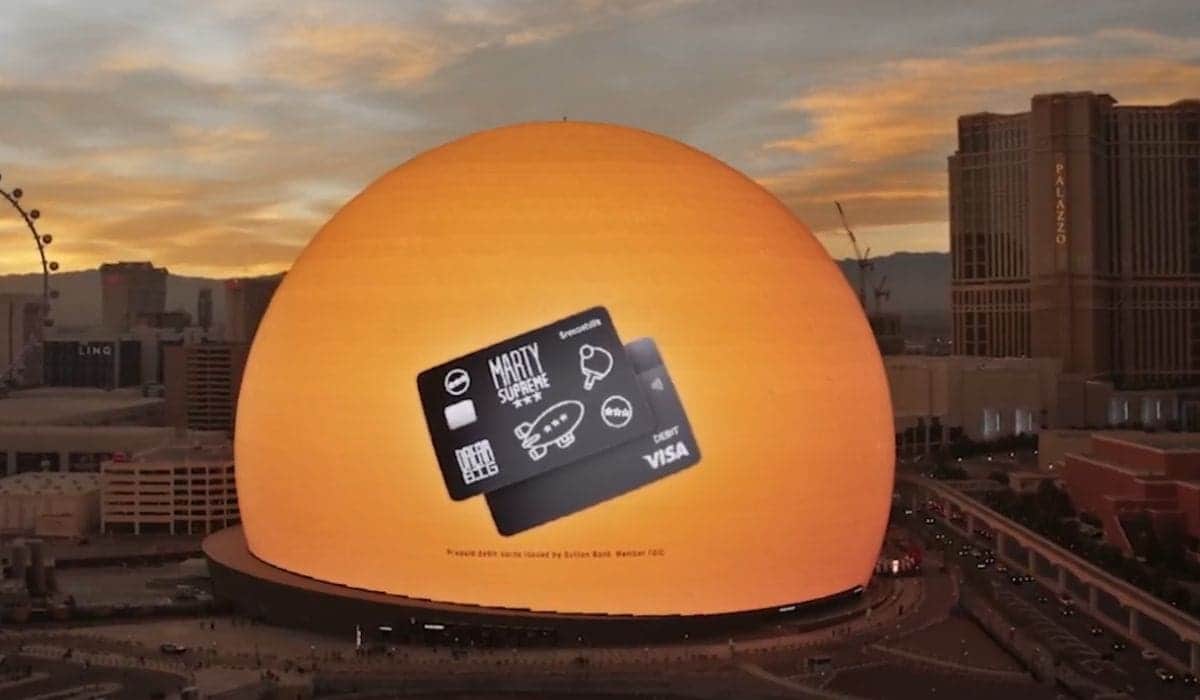 Video: Actor Timothée Chalamet se convierte en el primer humano en estar arriba de la esfera de Las Vegas