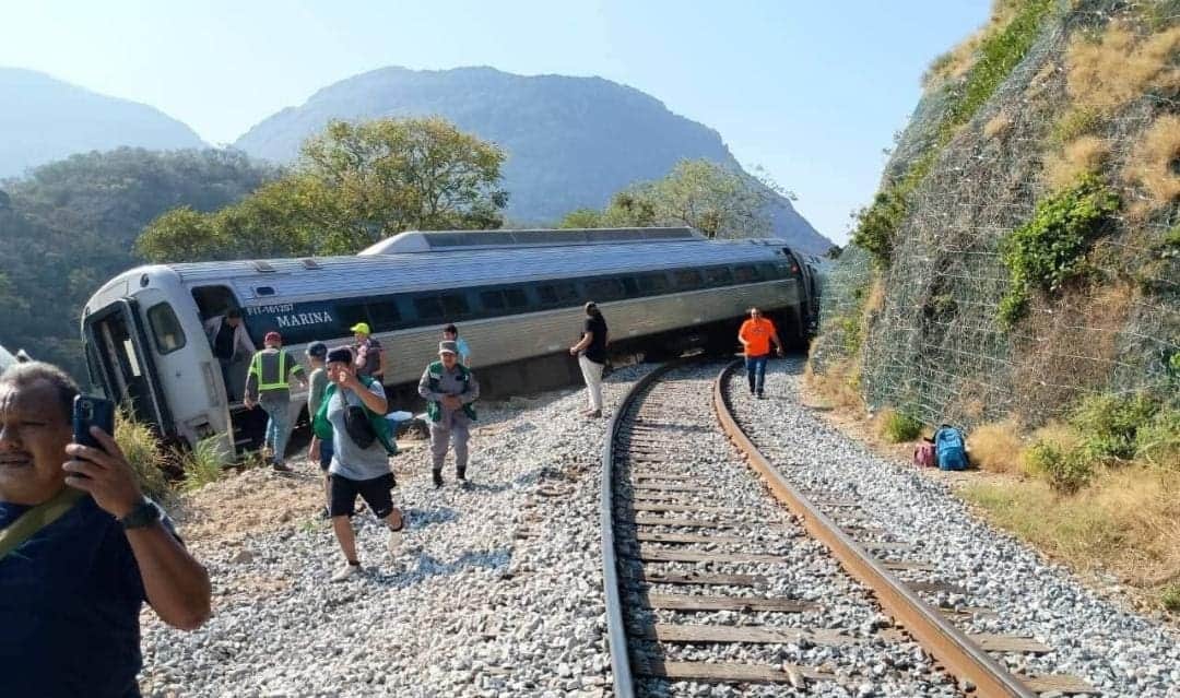 Se descarrila el Tren Interoceánico en Oaxaca; iban a bordo 241 pasajeros y nueve tripulantes