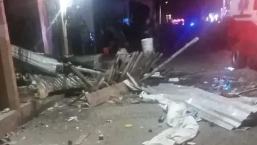 Muere adolescente tras explosión de pólvora en una vivienda en Puebla