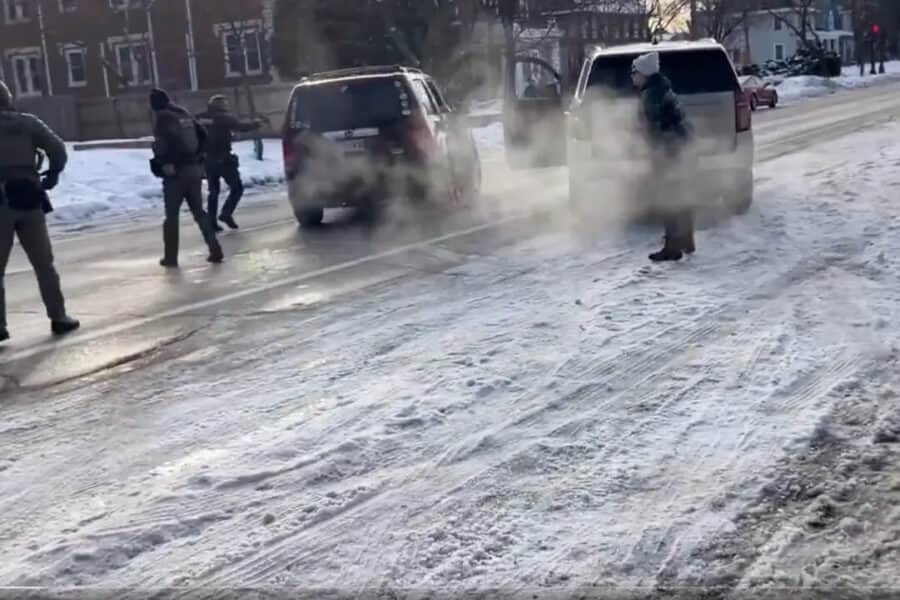 Video: Agente de ICE mata a una mujer a quemarropa durante un operativo en Minneapolis, Estados Unidos