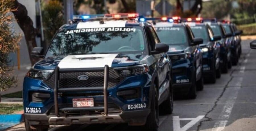 Mujer policía se quita la vida con su propia arma en baño público de Tijuana, Baja California