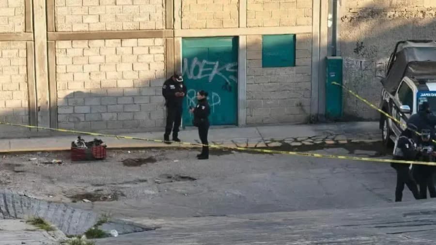 Hallan restos humanos dentro de una caja en Edomex