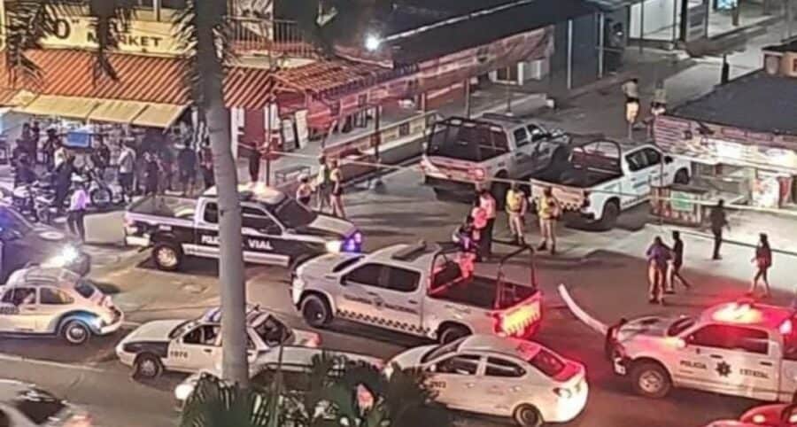 Ejecutan a dos sujetos frente a turistas en la costera Miguel Alemán de Acapulco, Guerrero
