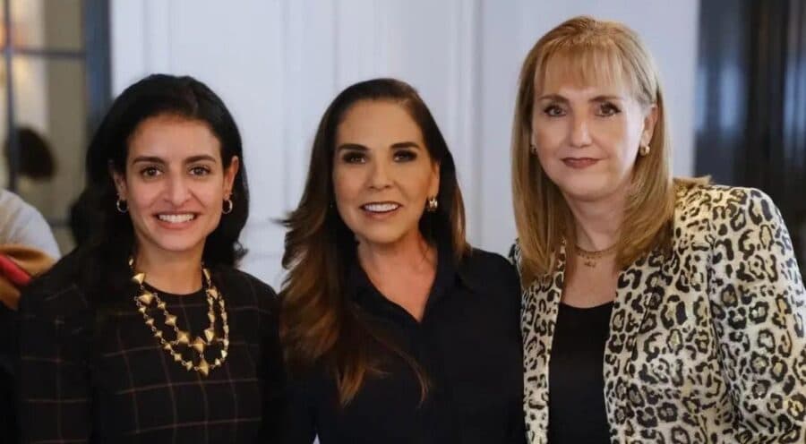 Participa Mara Lezama, junto a Shaikha Al Nowais, de ONU Turismo, y Gloria Guevara, del WTTC, en mesa de alto nivel