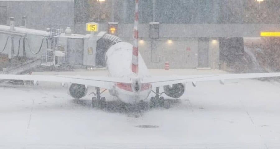 Más de 100 operaciones aéreas se han visto afectadas en Cancún por tormenta invernal de Estados Unidos