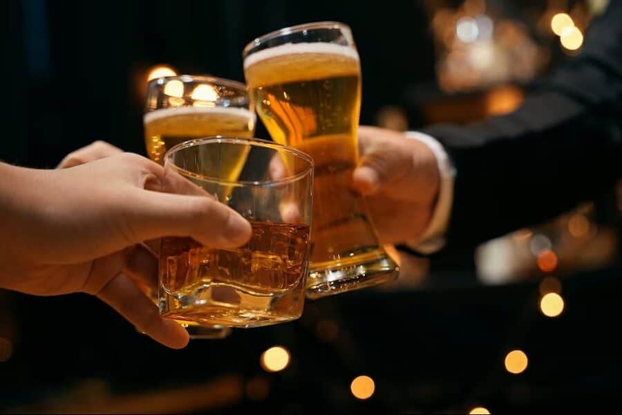 Estudio revela que consumo de alcohol aumenta riesgo de cáncer de colon y recto