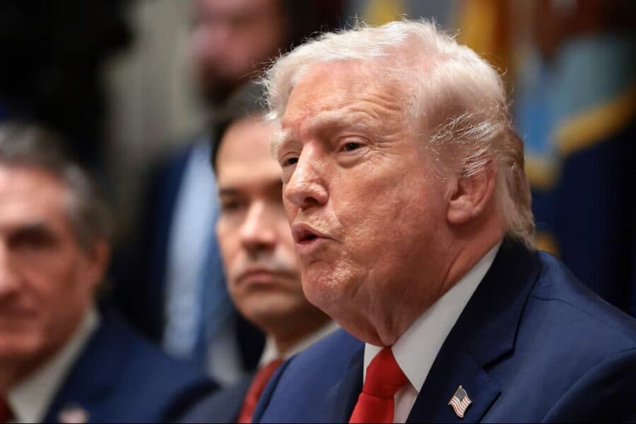 Donald Trump amenaza con imponer aranceles a cualquier país que envíe petróleo a Cuba