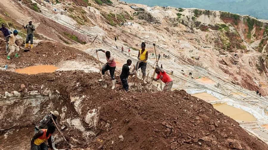 Reportan más de 226 muertos tras derrumbe de una mina en el Congo