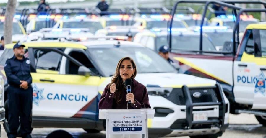 Refuerzan Mara Lezama y Ana Paty Peralta seguridad en Cancún con entrega de 70 nuevas patrullas