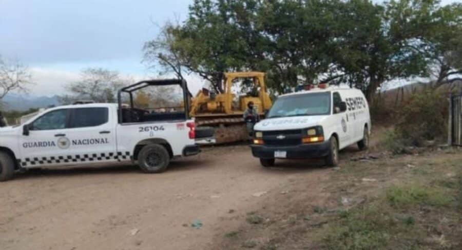 Hallan restos en fosa en Sinaloa; podrían ser los mineros secuestrados