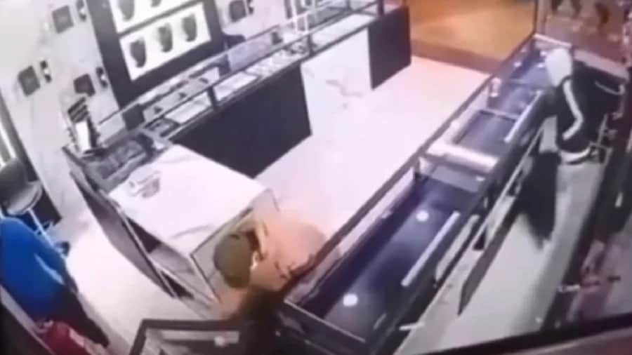 Video: Hombres roban joyas valoradas en 2 mdp de una tienda en Ciudad Juárez, Chihuahua