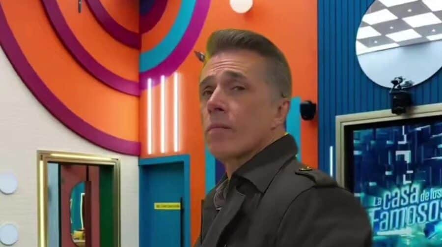 Video: Critican a Sergio Mayer por pedir licencia como diputado para participar en otro reality show