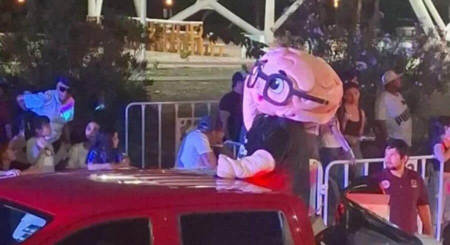 Detienen a persona con botarga de sobrino de Layda Sansores en Carnaval de Ciudad del Carmen, Campeche