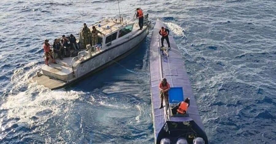 Marina intercepta semisumergible con cuatro toneladas de cocaína gracias a información de Estados Unidos