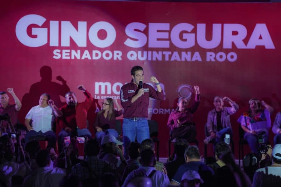 Rinde Gino Segura asamblea informativa ante más de nueve mil personas en Chetumal
