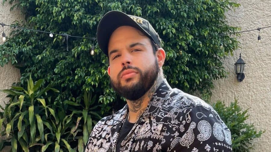 Video: Emiliano, hijo de Pepe Aguilar desata polémica por canción que alude a líder del CJNG