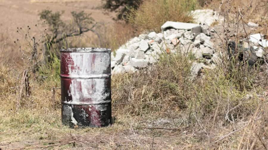 Abandonan cadáver dentro de un tambo en Puebla