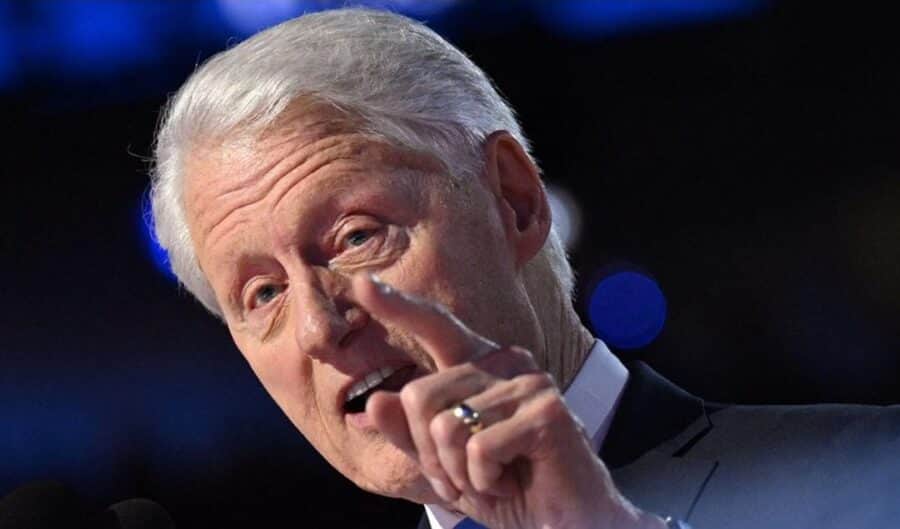 Bill Clinton aseguró no saber absolutamente nada de los delitos sexuales de Jeffrey Epstein