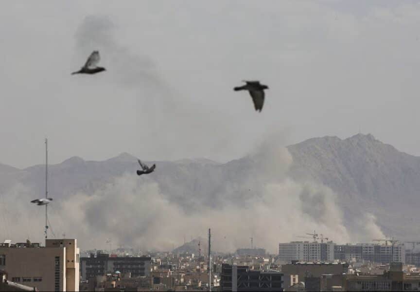 Video: Estados Unidos e Israel bombardean Irán; Teherán responde con ataques en toda la región