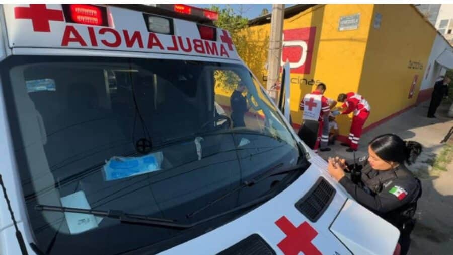 Pelean hombres en situación de calle y uno termina con un machetazo en la cabeza en Guadalajara, Jalisco