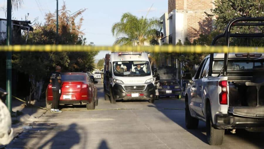 Video: Pasajeros de autobús quedan atrapados en un enfrentamiento armado en Silao, Guanajuato